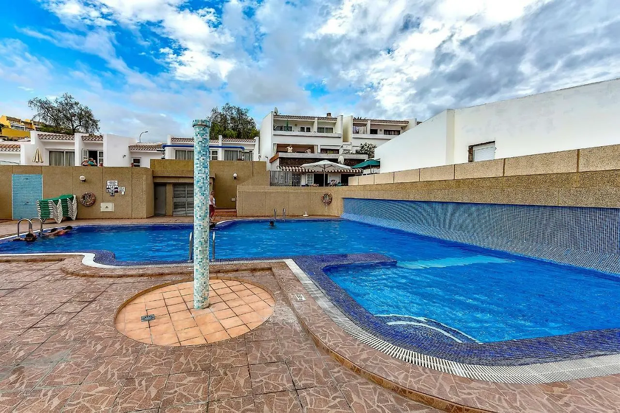 אדחה Apartment Island Village Heights