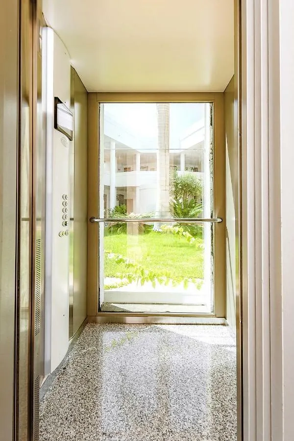 אדחה Apartment Island Village Heights 0*,